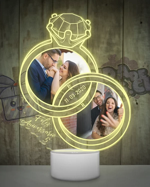 lampara led con forma de anillos con fotografias de la pareja celebrada