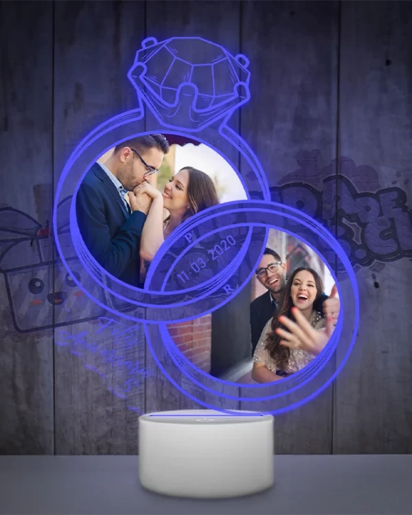 lampara led con forma de anillos con fotografias de la pareja celebrada